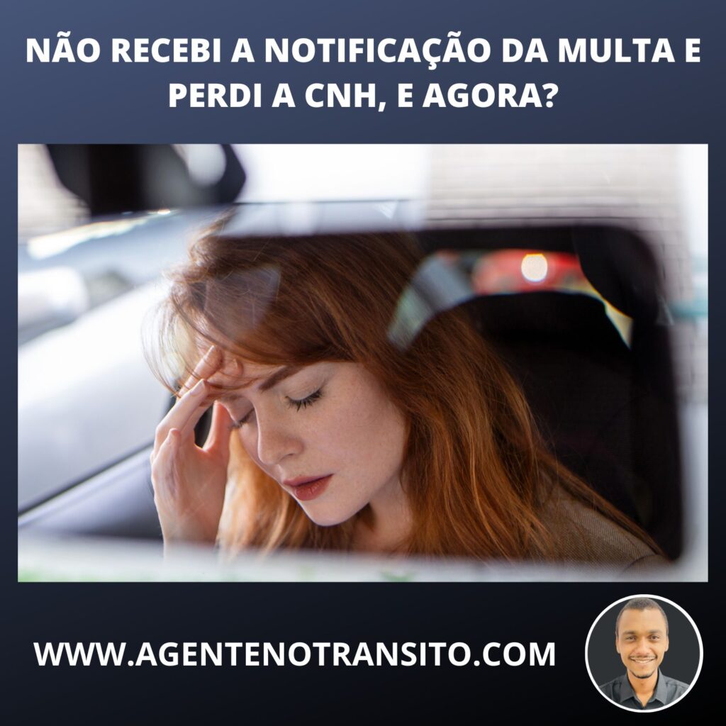 Jovem mulher expressando preocupação por não ter recebido a notificação da multa e com o risco de perder a CNH por isso.