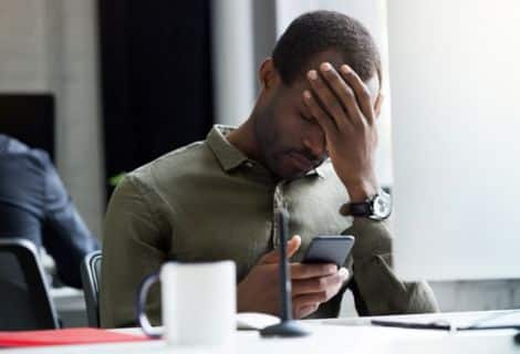 Vendi meu carro e o comprador não transferiu. O que fazer? Descubra como agir, como se proteger legalmente e quando é possível recorrer à Justiça. Evite multas e problemas!