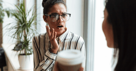 É crime assumir multa de outra pessoa?